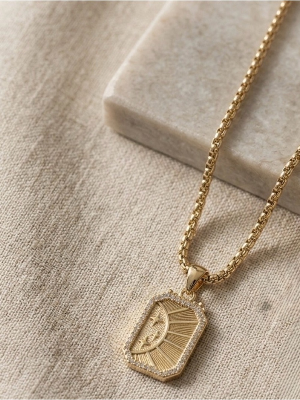 Stay golden Necklace